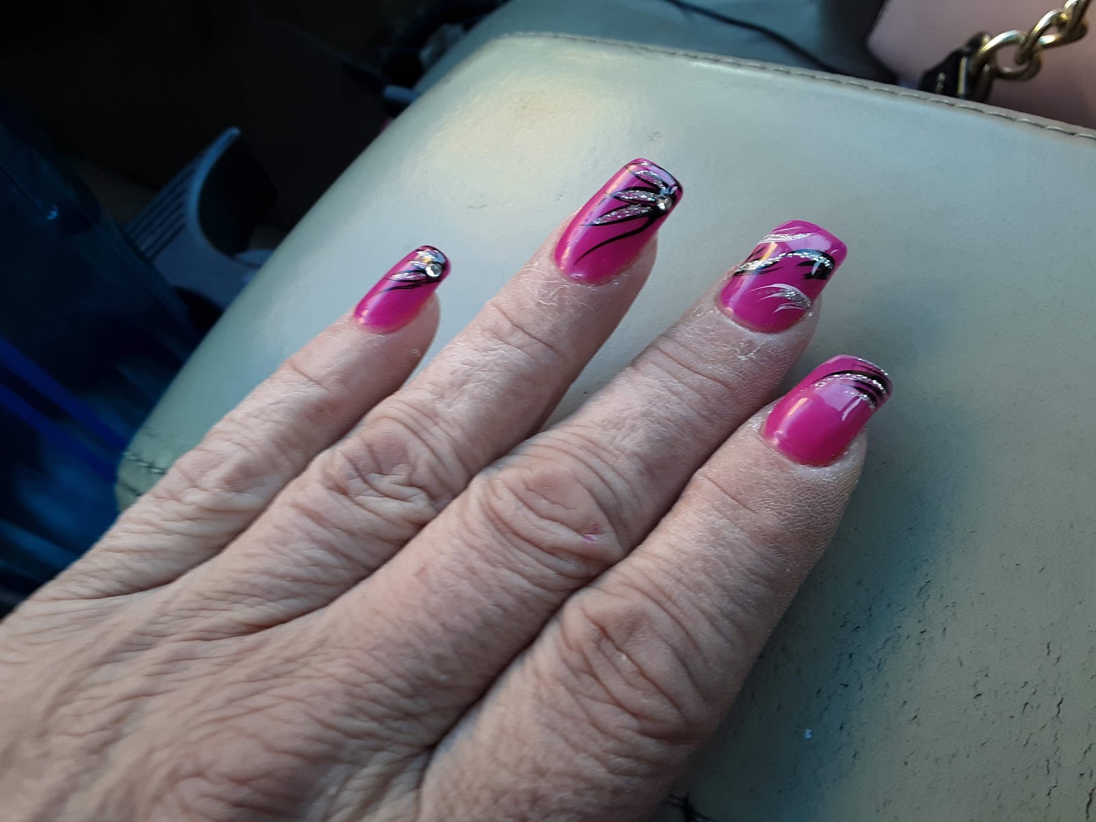 Vranken Nail logo